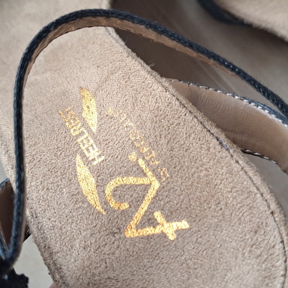 Aeropostals Ankle Strap Buckle Short Heel Wedges Y2k Navy Boho 2 Toned Sandals - Picture 5 of 13